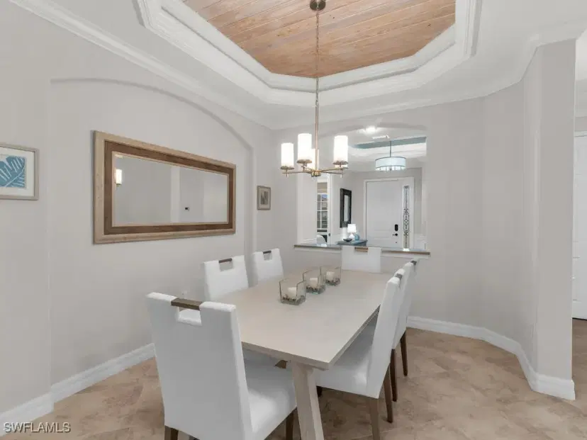 Picture of 2962 Aviamar Cir, Naples FL 34114