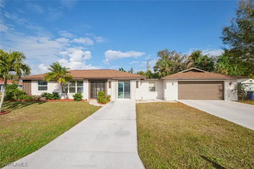 Picture of 2126 W Tobago Cir, Fort Myers FL 33905
