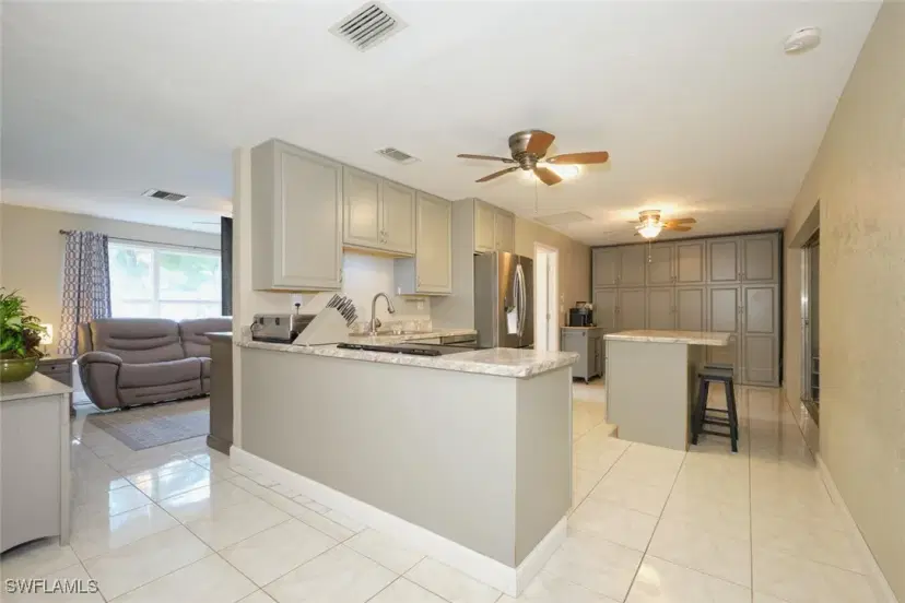 Picture of 2126 W Tobago Cir, Fort Myers FL 33905