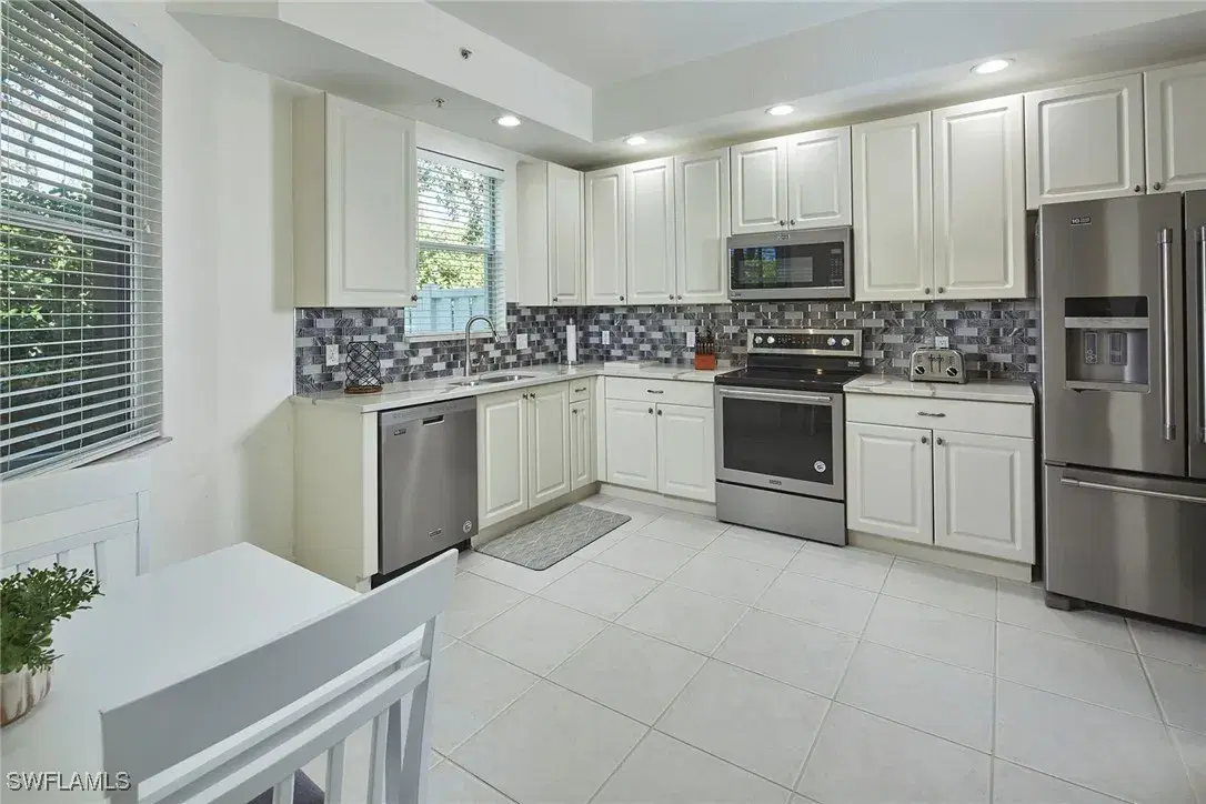 Picture of 1445 Mariposa Cir 102, Naples, FL 34105
