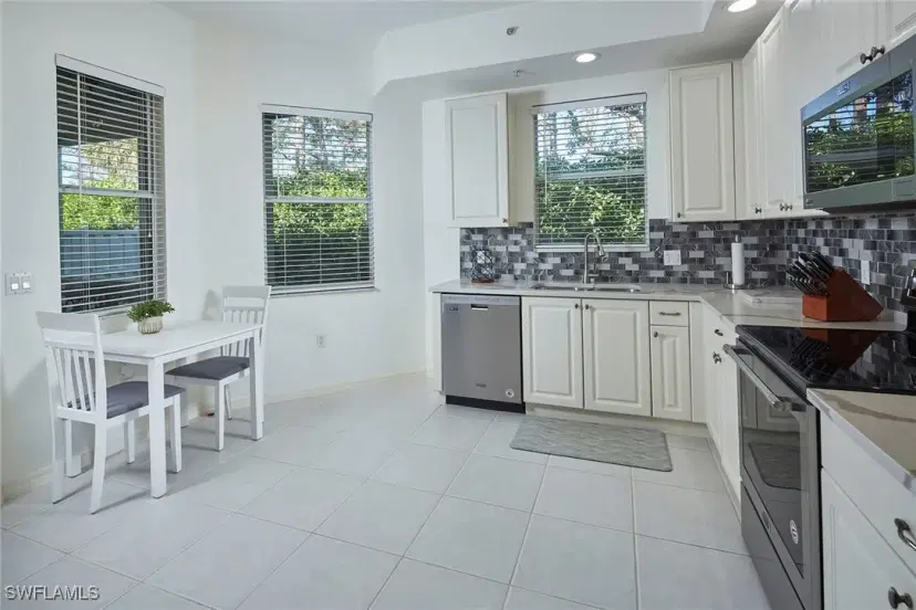 Picture of 1445 Mariposa Cir 102, Naples FL 34105