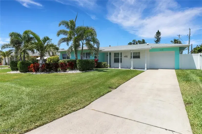 Picture of 1315 SE 44Th Ter, Cape Coral FL 33904