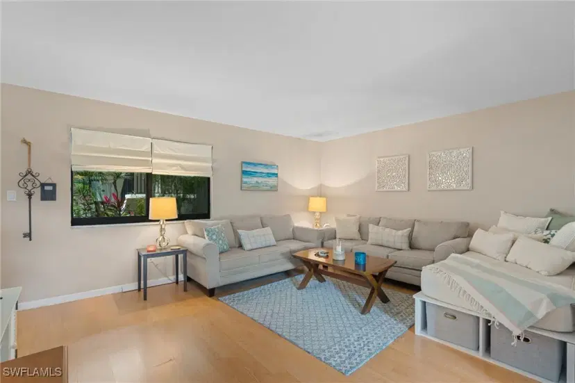 Picture of 788 Park Shore Dr H14, Naples FL 34103