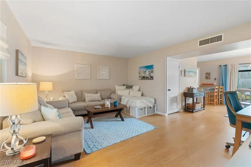 Picture of 788 Park Shore Dr H14, Naples FL 34103