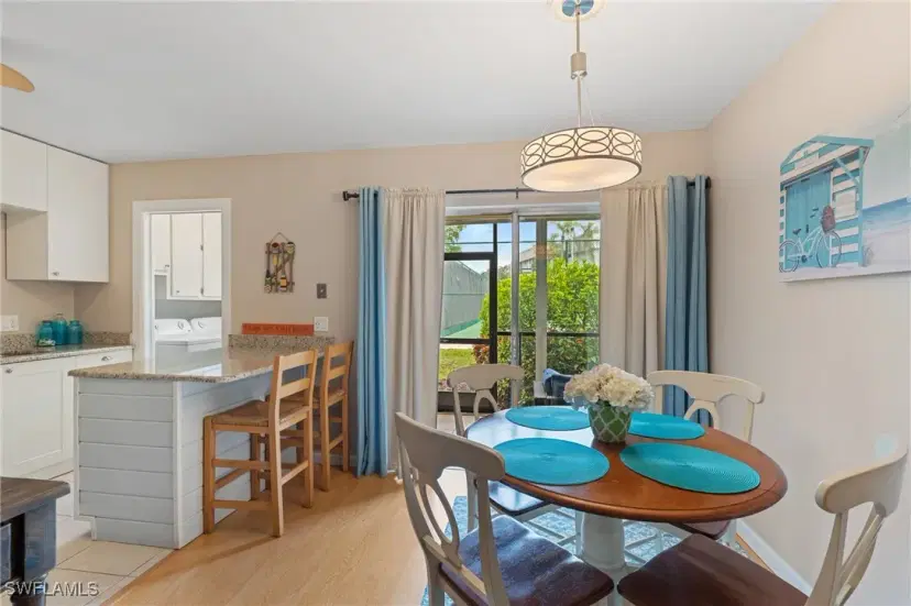 Picture of 788 Park Shore Dr H14, Naples FL 34103