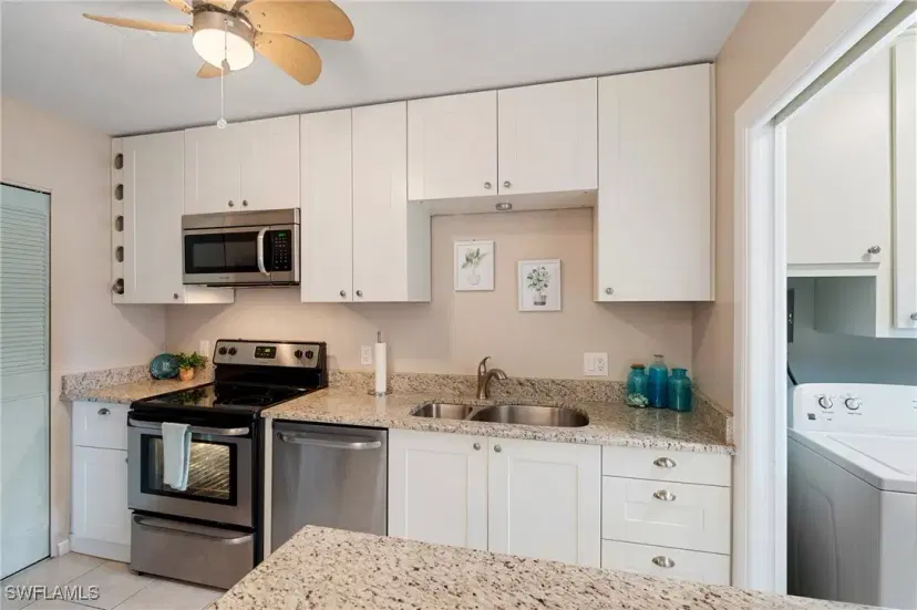 Picture of 788 Park Shore Dr H14, Naples FL 34103
