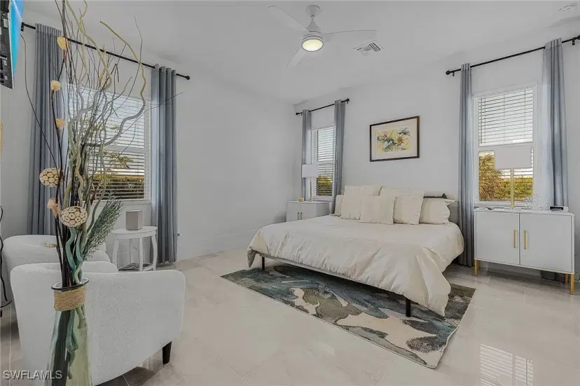 Picture of 2499 Pine St, Naples FL 34112