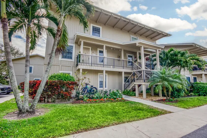 Picture of 18460 SE Wood Haven Lane D, Jupiter FL 33469