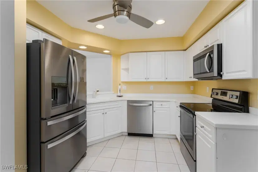 Picture of 25061 Peacock Ln 102, Naples FL 34114