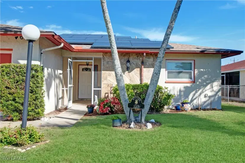 Picture of 105 Jamaica Dr, Naples FL 34113