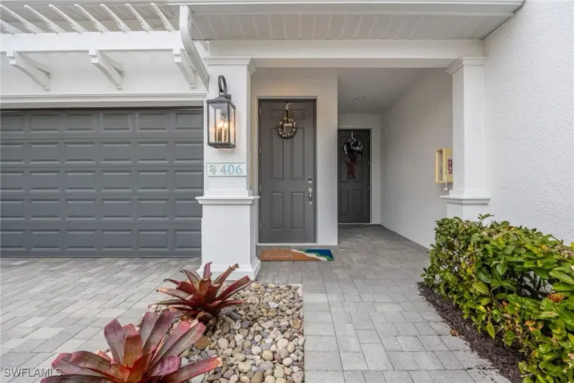 Picture of 2555 Seychelles Dr 406, Naples FL 34112