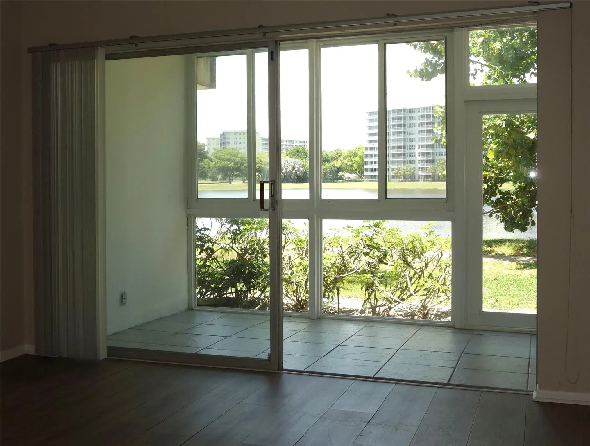Picture of 2751 N Palm Aire Dr 105, Pompano Beach, FL 33069
