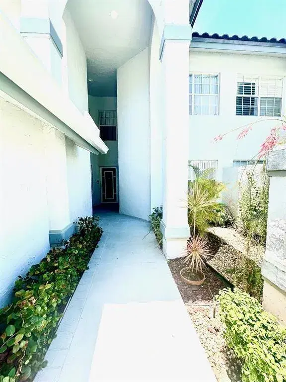 Picture of 11698 Briarwood Cir 1, Boynton Beach FL 33437