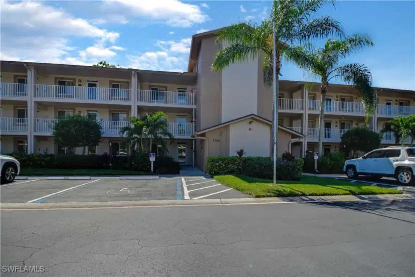 Picture of 7320 Glenmoor Ln 2105, Naples FL 34104