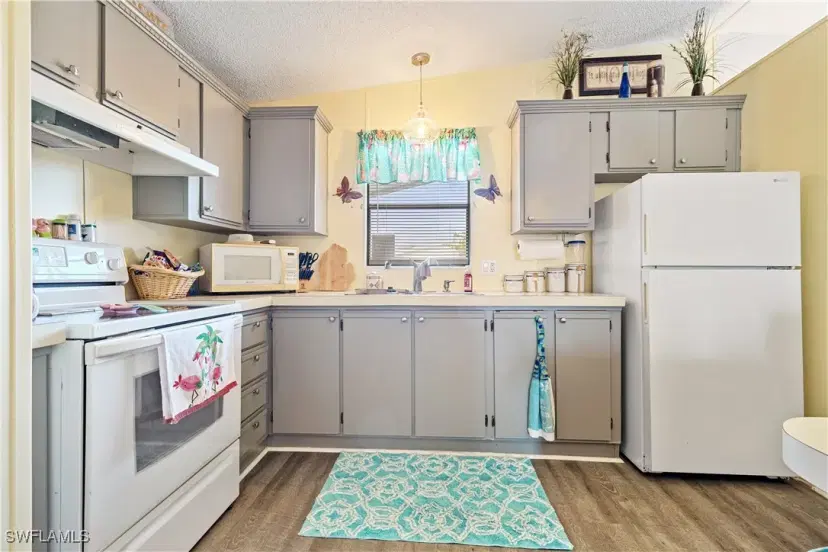 Picture of 9104 Flamingo Cir, North Fort Myers FL 33903