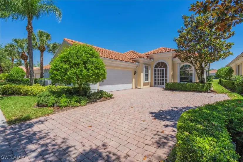 Picture of 4432 Prescott Ln, Naples FL 34119