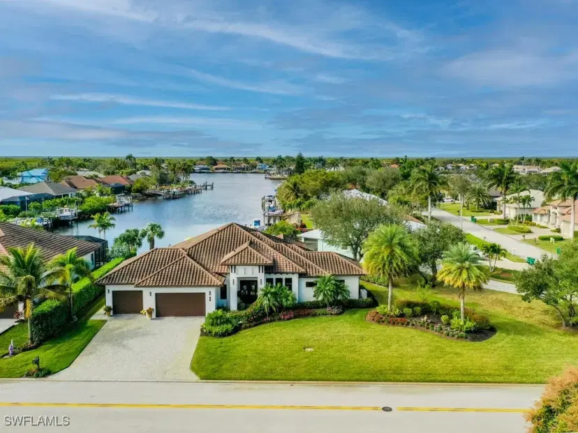 Picture of 161 Cays Dr, Naples FL 34114