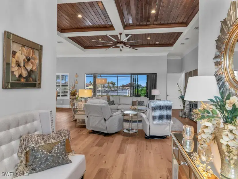 Picture of 161 Cays Dr, Naples FL 34114