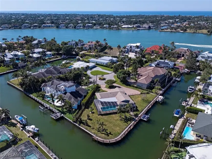 Picture of 2185 Trout Ct, Naples FL 34102