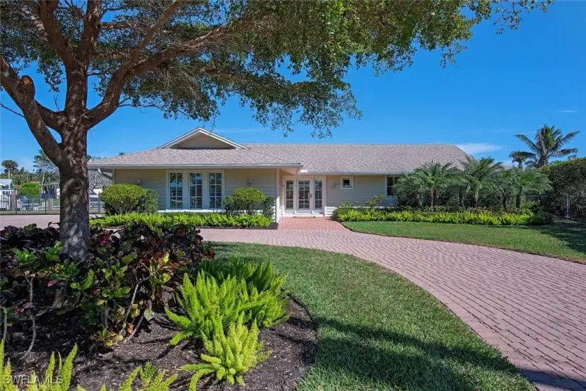 Picture of 2185 Trout Ct, Naples FL 34102
