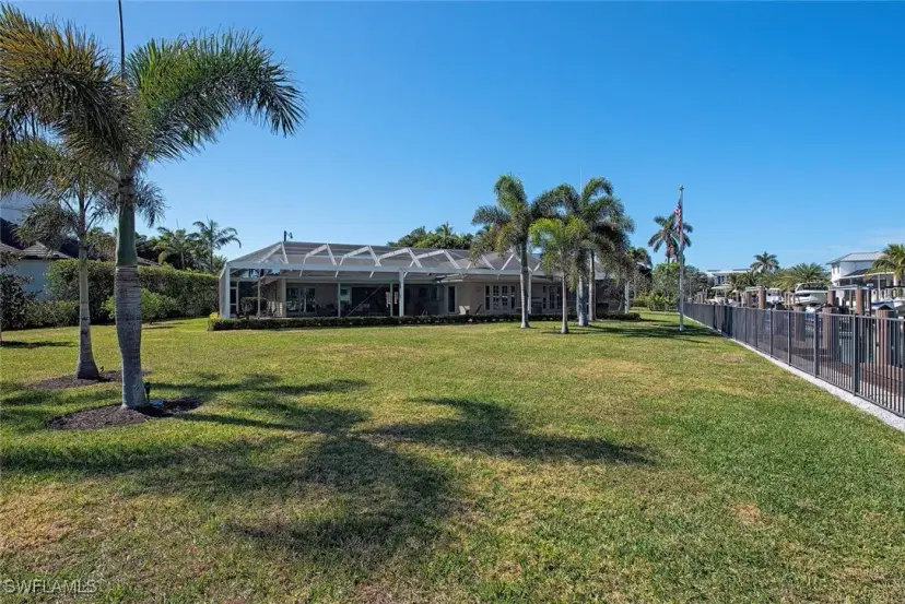 Picture of 2185 Trout Ct, Naples FL 34102