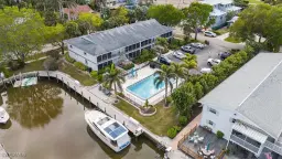 Picture of 1625 Chesapeake Ave 103, Naples, FL 34102