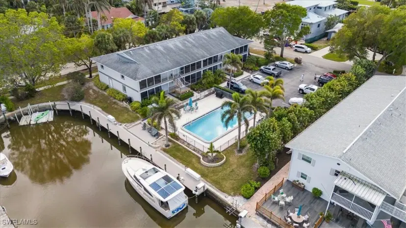 Picture of 1625 Chesapeake Ave 103, Naples FL 34102
