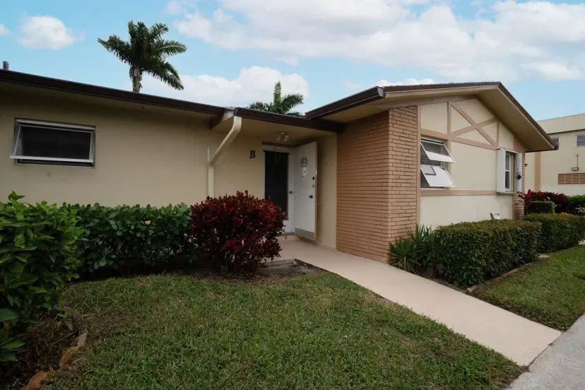 Picture of 2822 Crosley Drive W B, West Palm Beach FL 33415