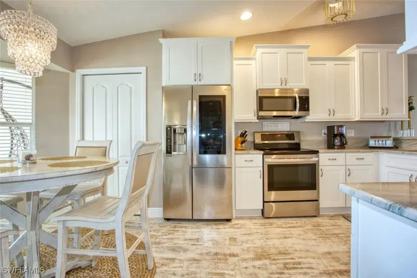 Picture of 8099 Queen Palm Ln 226, Fort Myers FL 33966