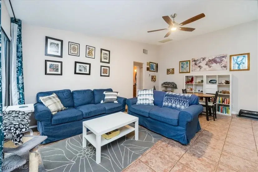 Picture of 1040 Oak Forest Dr 18-7, Naples FL 34104