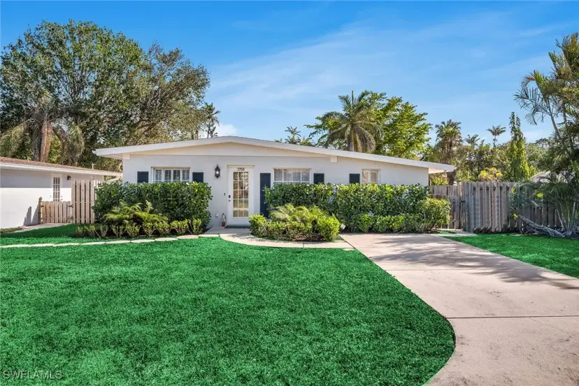 Picture of 3758 12Th St N, Naples FL 34103