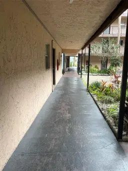 Picture of 2850 Somerset Dr 107L, Lauderdale Lakes, FL 33311