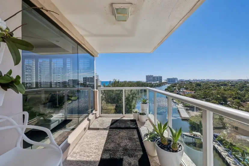 Picture of 3000 Holiday Dr 1204, Fort Lauderdale FL 33316