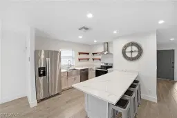Picture of 1160 Michigan Ave, Naples, FL 34103