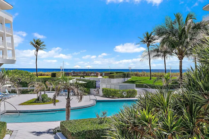 Picture of 2600 S Ocean Boulevard 102W, Palm Beach FL 33480