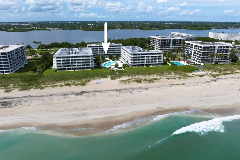 Picture of 2600 S Ocean Boulevard 102W, Palm Beach FL 33480