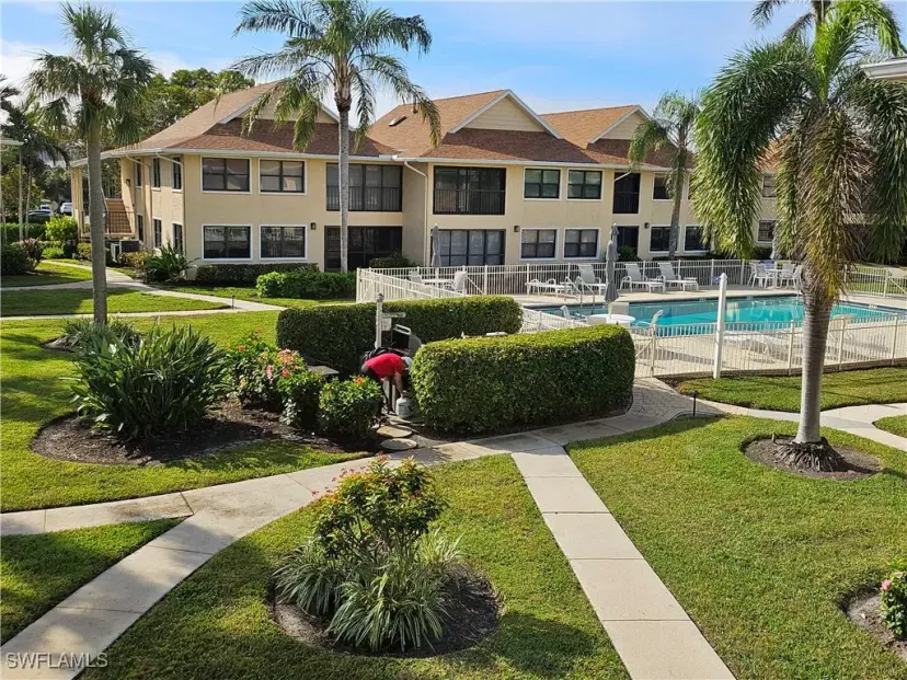 Picture of 1100 9Th St S F203, Naples FL 34102