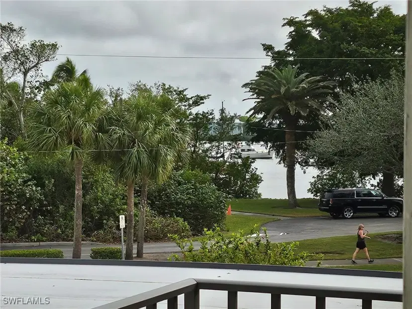 Picture of 1100 9Th St S F203, Naples FL 34102