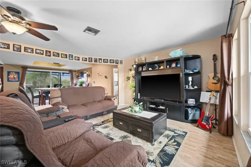 Picture of 3024 SE 5Th Pl, Cape Coral FL 33904