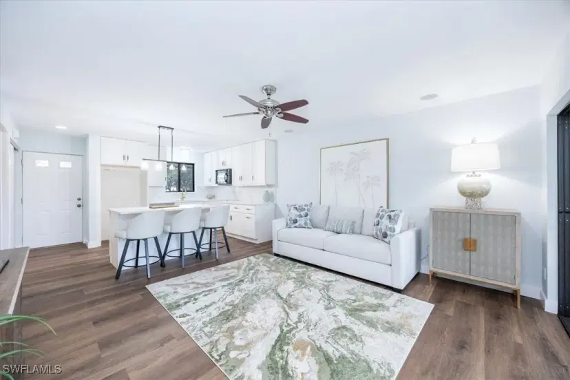 Picture of 746 Eagle Creek Dr 203, Naples FL 34113