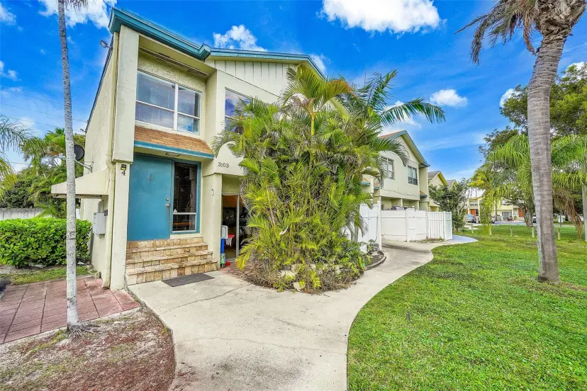 Picture of 3103 NW 5Th Terrace 4, Pompano Beach FL 33064