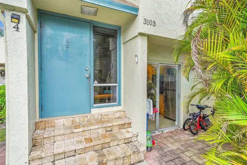 Picture of 3103 NW 5Th Terrace 4, Pompano Beach FL 33064