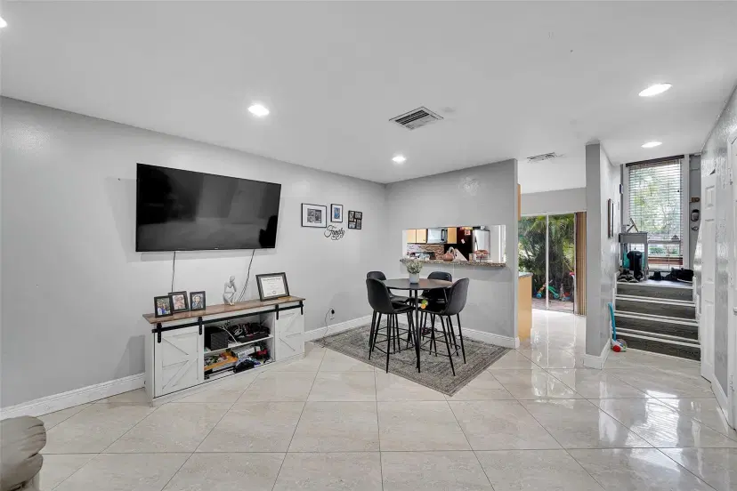 Picture of 3103 NW 5Th Terrace 4, Pompano Beach FL 33064