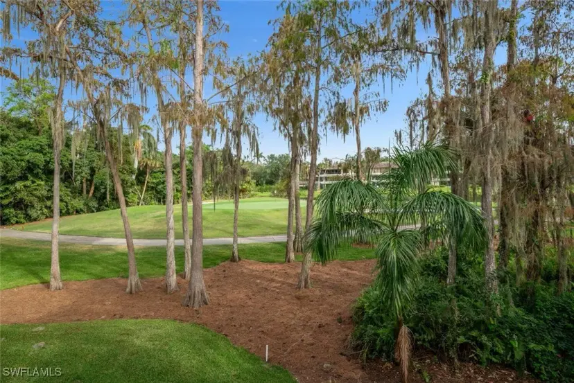 Picture of 101 Clubhouse Ln 281, Naples FL 34105