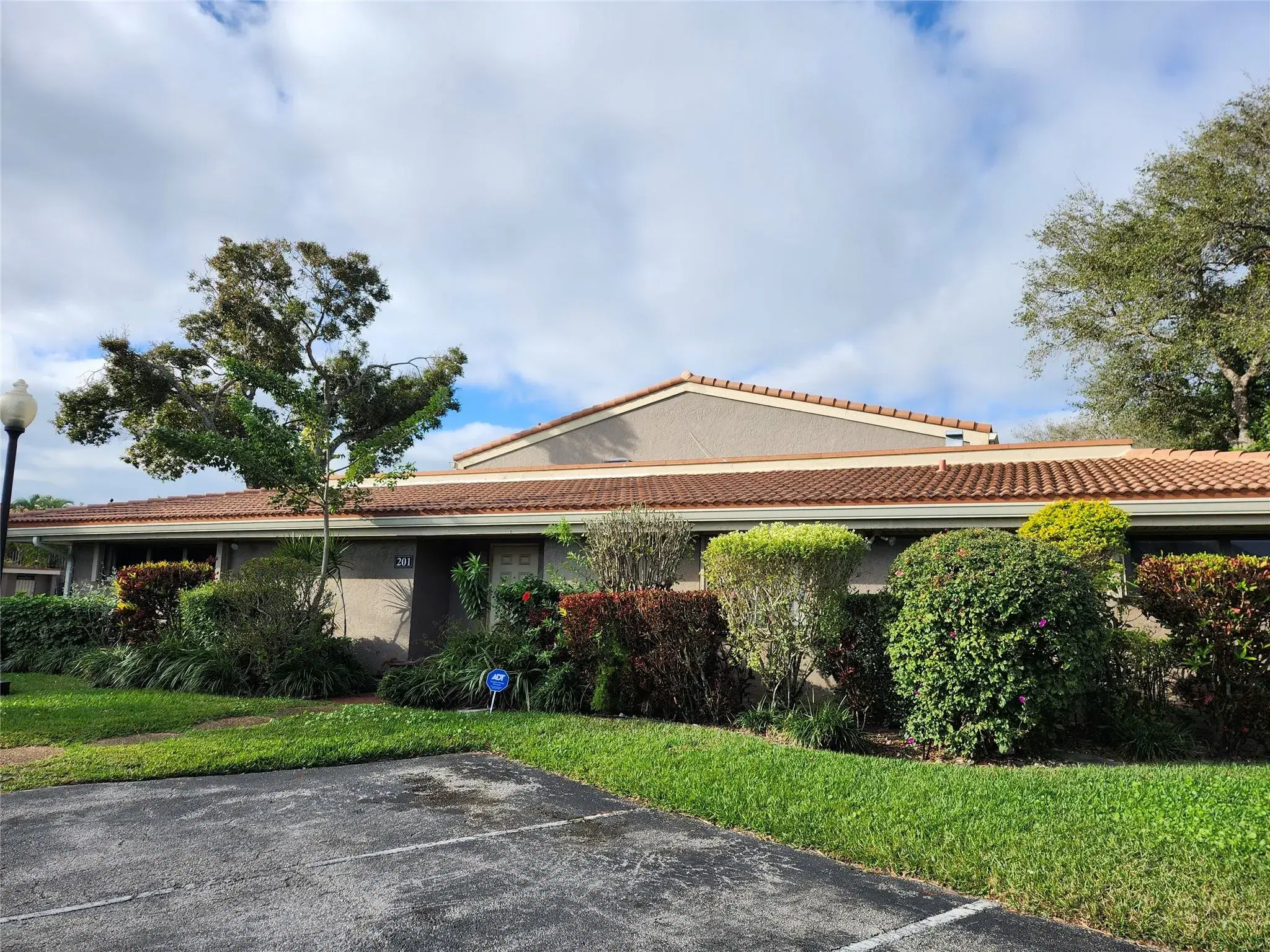 Picture of 201 Dunwoody Ln 17-87, Hollywood, FL 33021