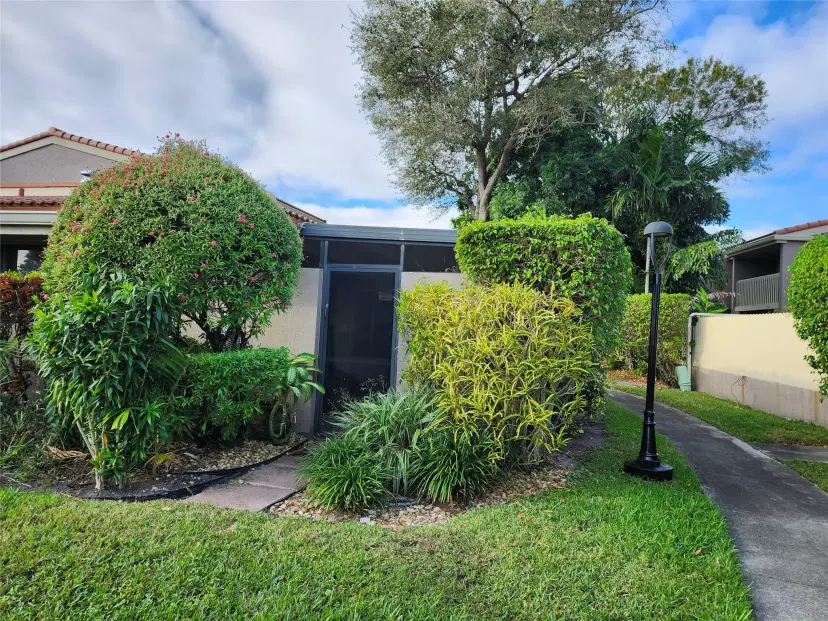 Picture of 201 Dunwoody Ln 17-87, Hollywood FL 33021