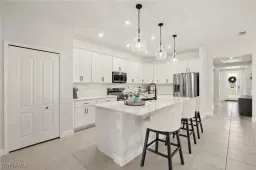 Picture of 305 SW 25 Pl, Cape Coral, FL 33991