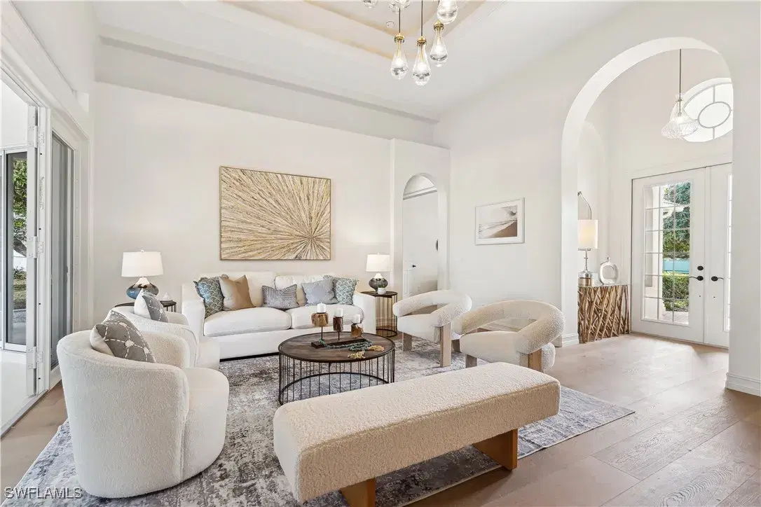 Picture of 677 5Th Ave N, Naples, FL 34102