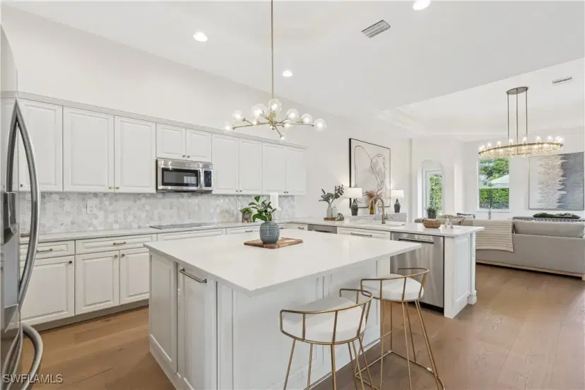 Picture of 677 5Th Ave N, Naples FL 34102