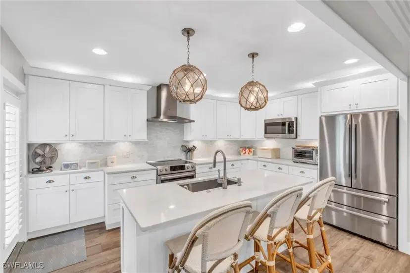 Picture of 97 1St St, Bonita Springs FL 34134
